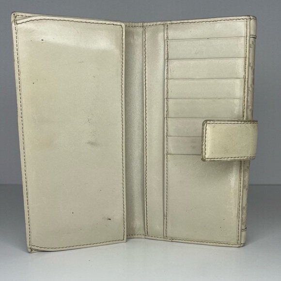 💜Gucci Cream/Beige Guccissima Gold Heart Snap Long Wallet | PRELOVED💜 - Picture 8 of 13